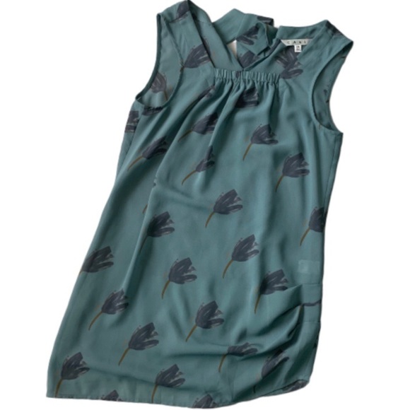 CAbi #984 sheer blue tulip sleeveless blouse sz XS - Picture 4 of 8